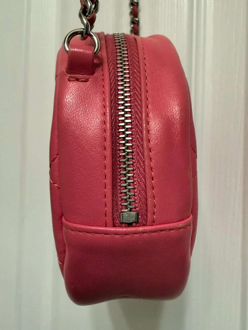 *Authentic* CHANEL - Leather Quilted Crossbody Bag w/ COA